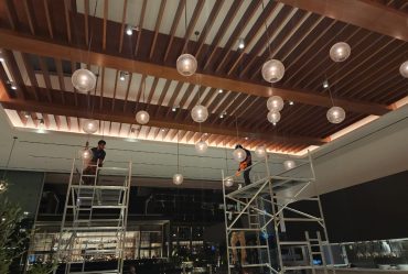 hotel chandelier cleaning